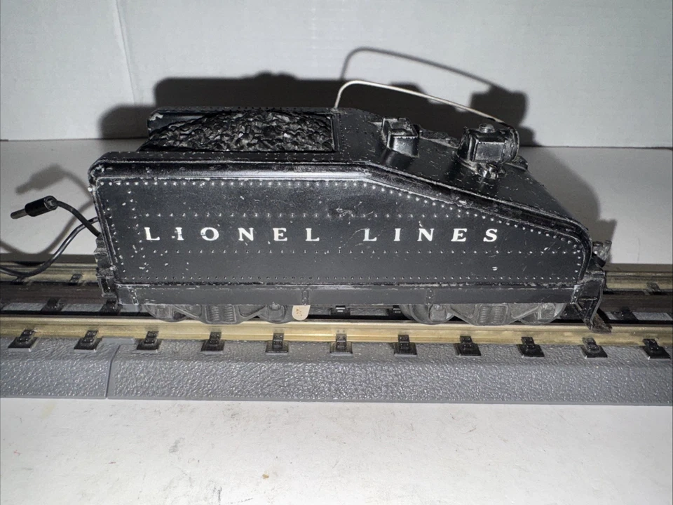 LIONEL O GAUGE 2403B SLOPE BELL TENDER WORKS AND BACK LIGHT - Image 3 of 4