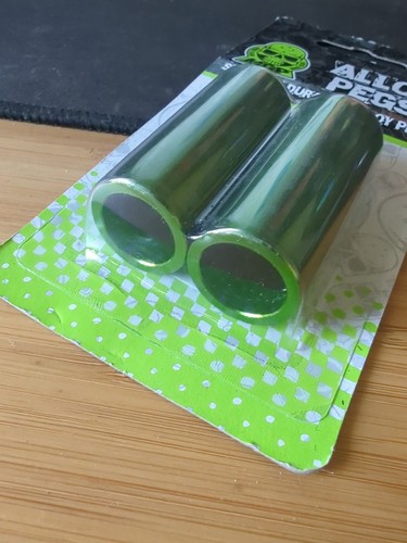Maddgear MGP Scooter Stunt Pegs Green - Picture 3 of 6