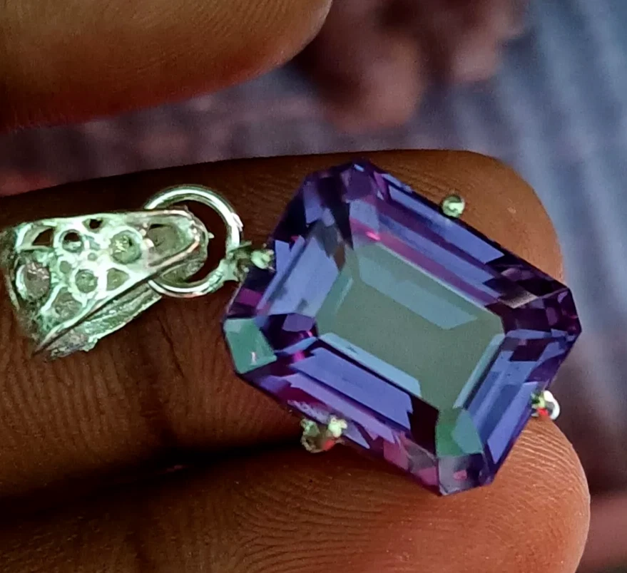 天然 18.60 克拉变色亚历山大石认证宝石吊坠 925 银 — 第 2/4 张图片