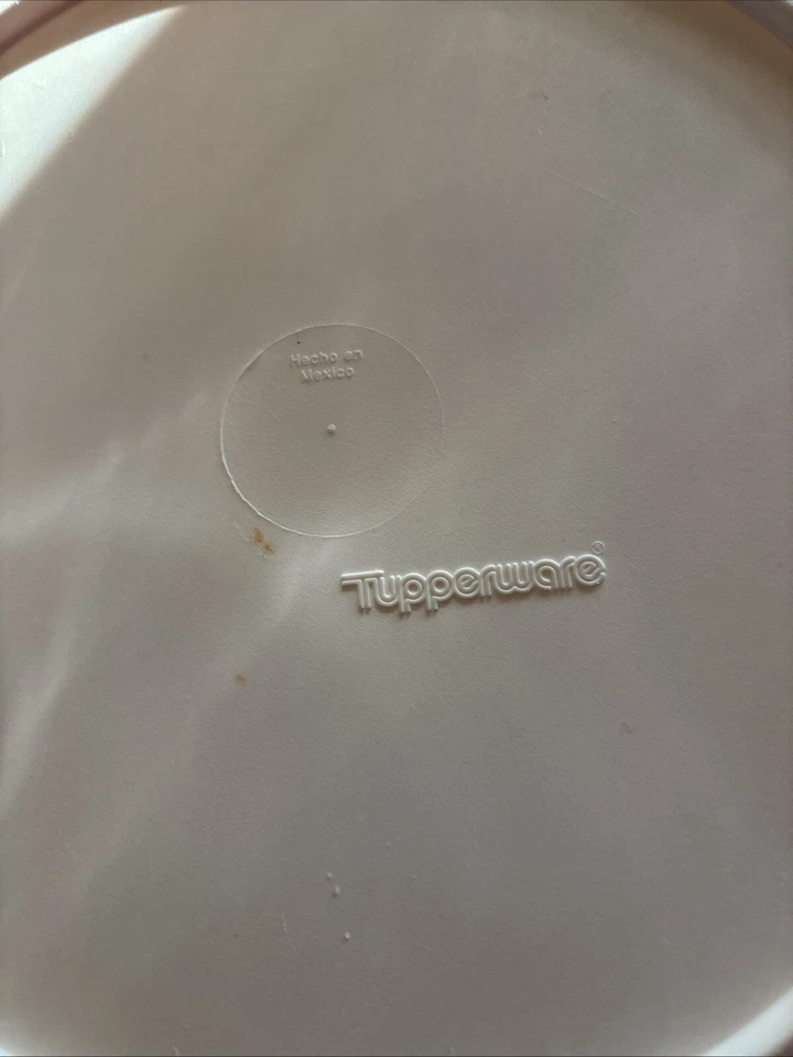 2 Tupperware Thatsa Bowl 32 Cups Large 12 Cups Food Storage Container Pink - Image 3 of 4