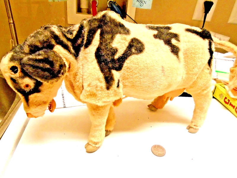 1950's Battery Operated- COW w fur /JAPAN