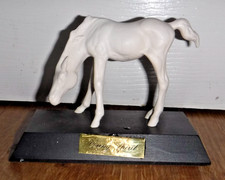Beswick Horse ~ Young Spirit ~ Matt Finish ~ White Foal  On Plinth
