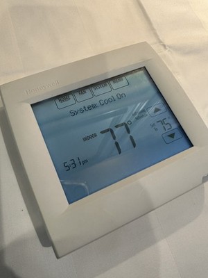 Honeywell VisionPRO 8000 with RedLINK Programmable Thermostat (TH8110R1008)