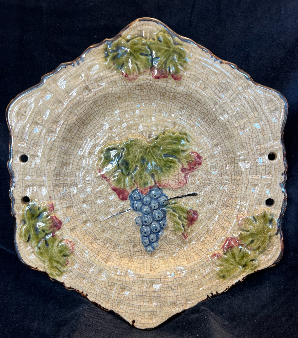 Vintage Majolica Style Wall Plate Japan – Grape Motif, Crazed Glaze, 9