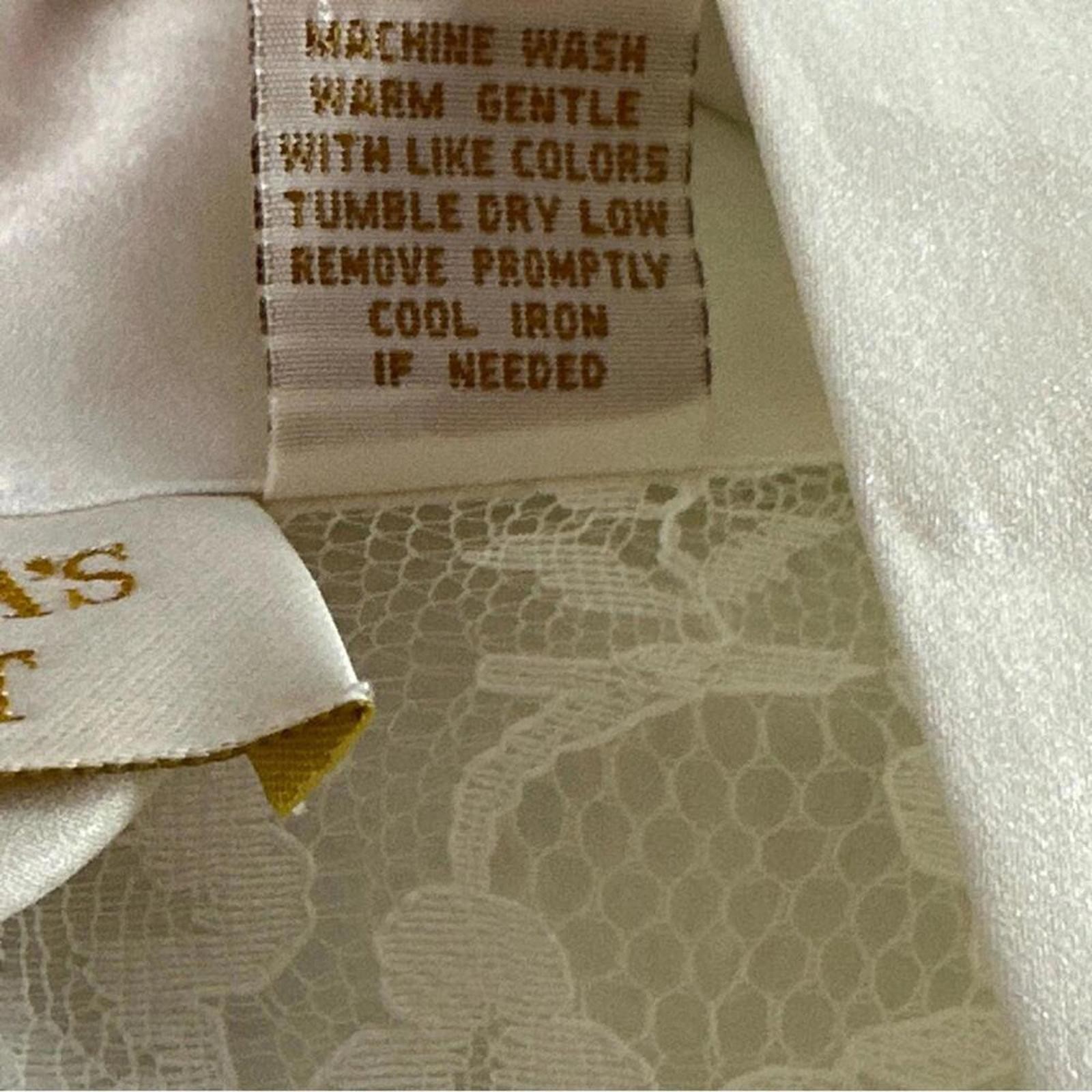 Vintage Victoria’s Secret Gold Label Off White Lace Robe One Size thumbnail 4