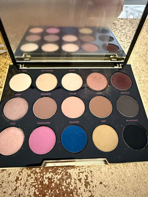 Urban Decay Gwen Stefani Eyeshadow Palette 12 Farben Matt/Schimmer Spiegel