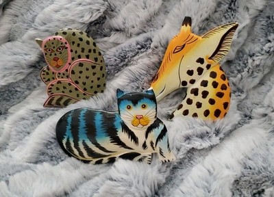 Vintage Painted Wooden Scarf Slide Clip Ring or Tee Tie - Cats, Giraffe