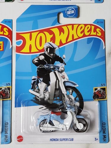 4 2022 Hot Wheels Motorcycles Honda CB750 Super Cub Ducati DesertX BMW R Nine T - Picture 5 of 10