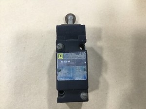 Square D AEQ2699 Limit Switch Class 9007 Series A With Lever #28B12