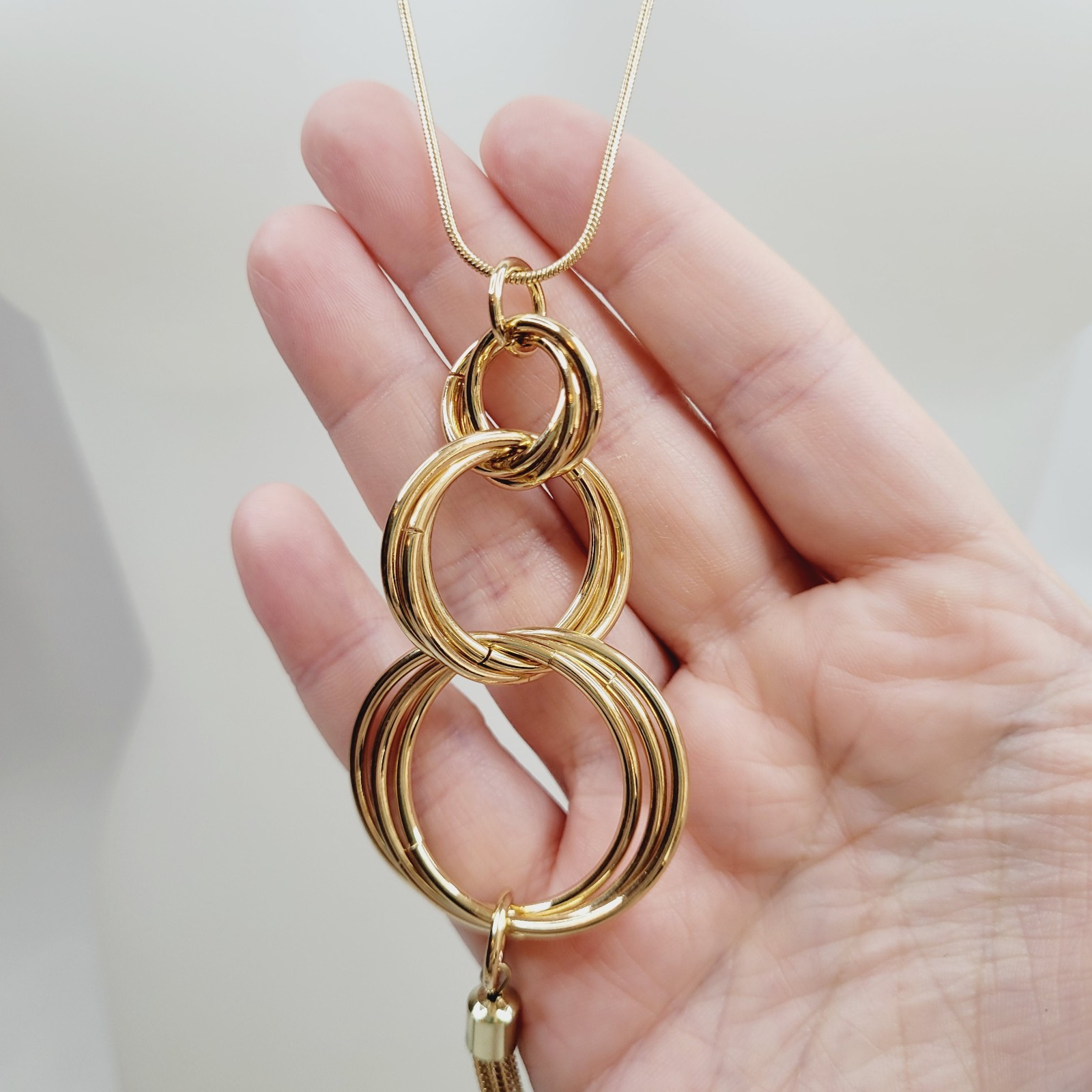 Gold Tone Snake Chain Interlocking Ring Pendant T… - image 3