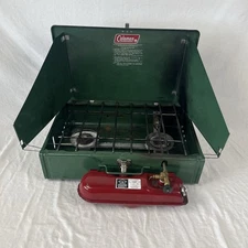 Coleman 425F Two Burner Camp Stove Green With Red Fuel Tank USA Vintage 10/81