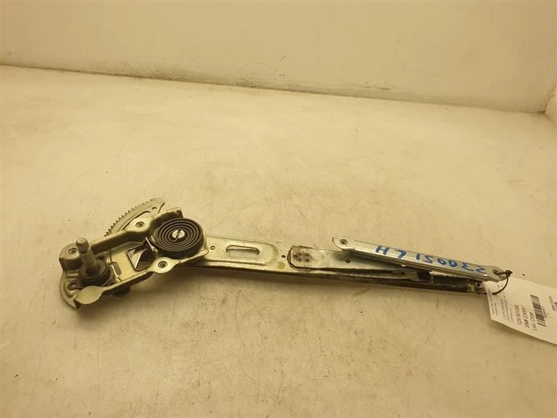 06-11 CONJUNTO REGULADOR VENTANA DELANTERA LADO CONDUCTOR TOYOTA YARIS Foto 2 de 4