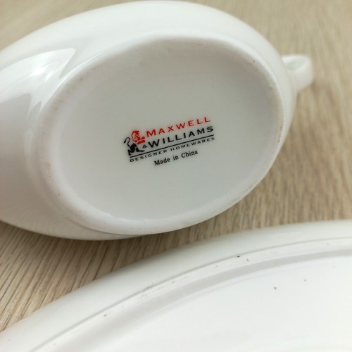 Maxwell & Williams White Basics Porcelain Gravy Boat & Saucer Plate 200ml - Picture 5 of 7