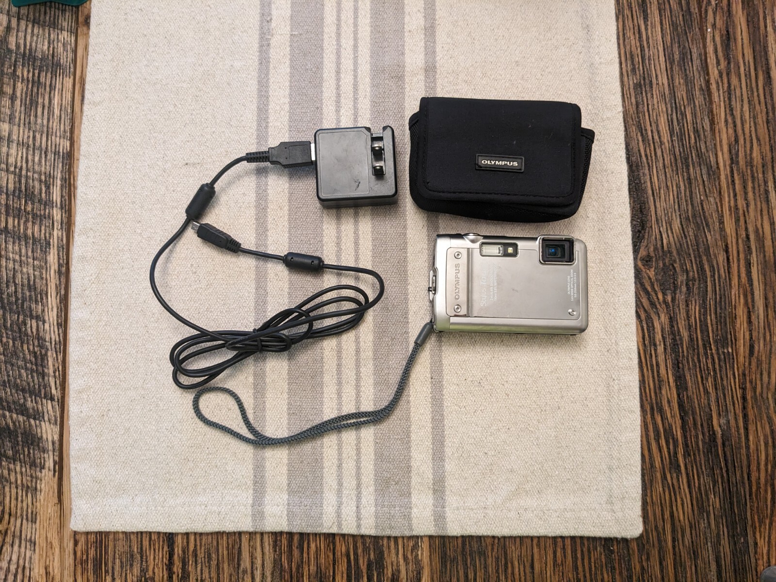 Olympus Stylus Tough 8010 14MP Waterproof Shockproof Digital Camera with 5x Zoom-image