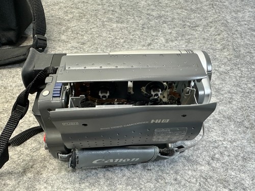 Canon ES8400V Video8 Camcorder – For Parts/Repair *READ* - Picture 7 of 11