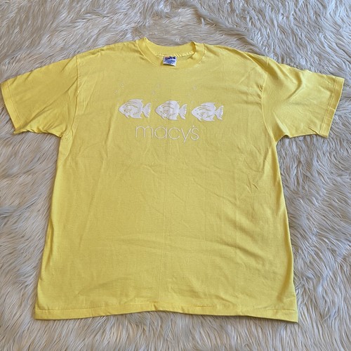 Vintage 90's Macy's Graphic T-Shirt 