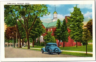 View of Town Hall, Reading MA Vintage Postcard C22