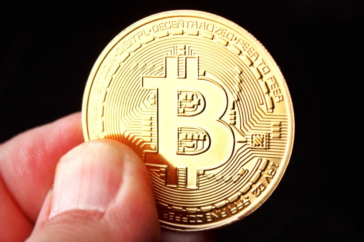 BITCOIN Gold Plated Physical Commemorative Coin with