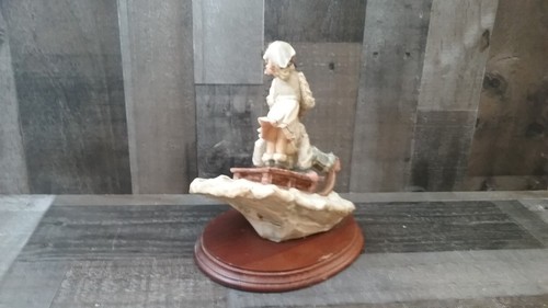 Vintage A. Belcari Capodimonte Porcelain Figurine Boy & A Girl Sledding 10'x9' - Picture 5 of 7