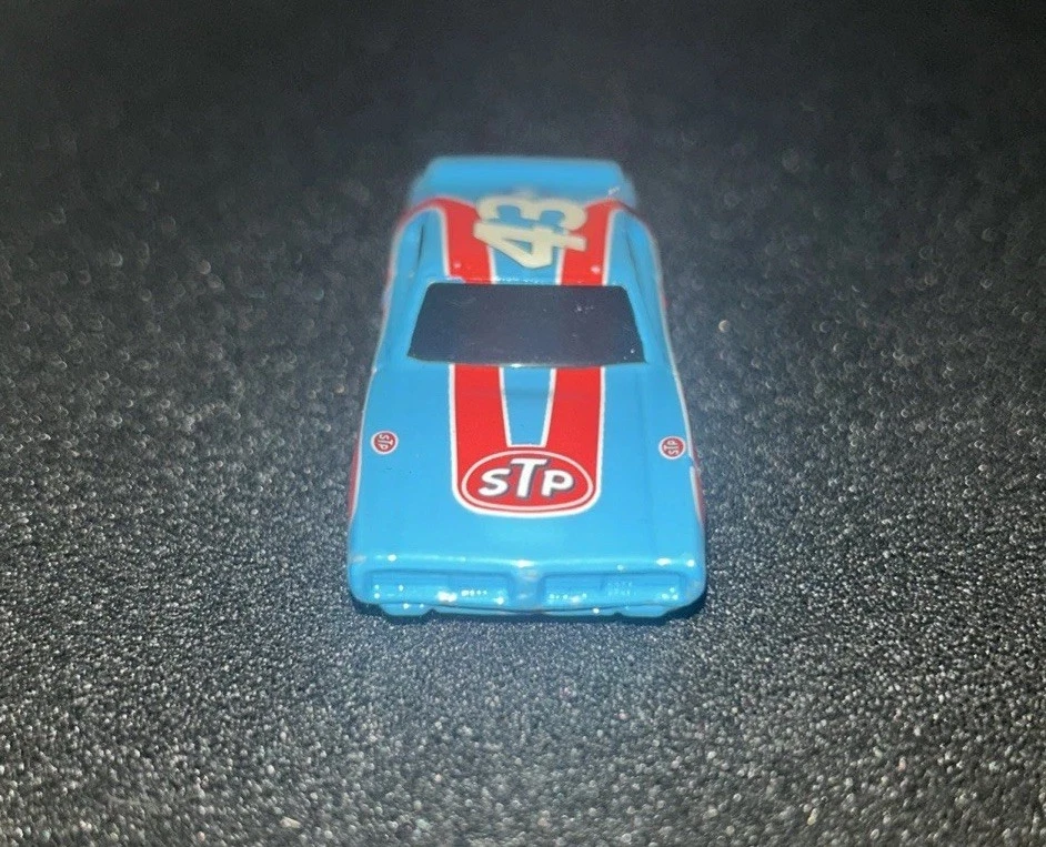 RACING CHAMPIONS RICHARD PETTY 1974 CHAMPION DODGE CHARGER 1/64 CAR - Image 3 of 4