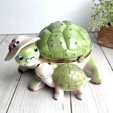 Ardleigh Elliot Grandma's Little Sweetheart Porcelain Hinged Music Trinket Box