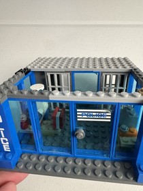 INCOMPLETE Lego City Police Station Parts & Pieces Minifigures