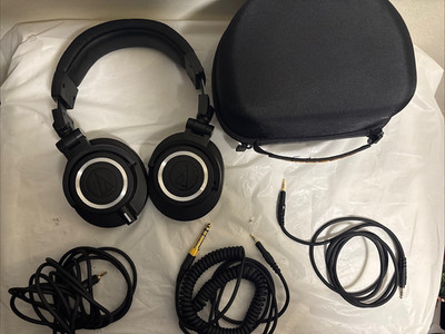 Audio-Technica ATH-M50x Professional Studio Monitor Headphones Over-Ear w/ Case