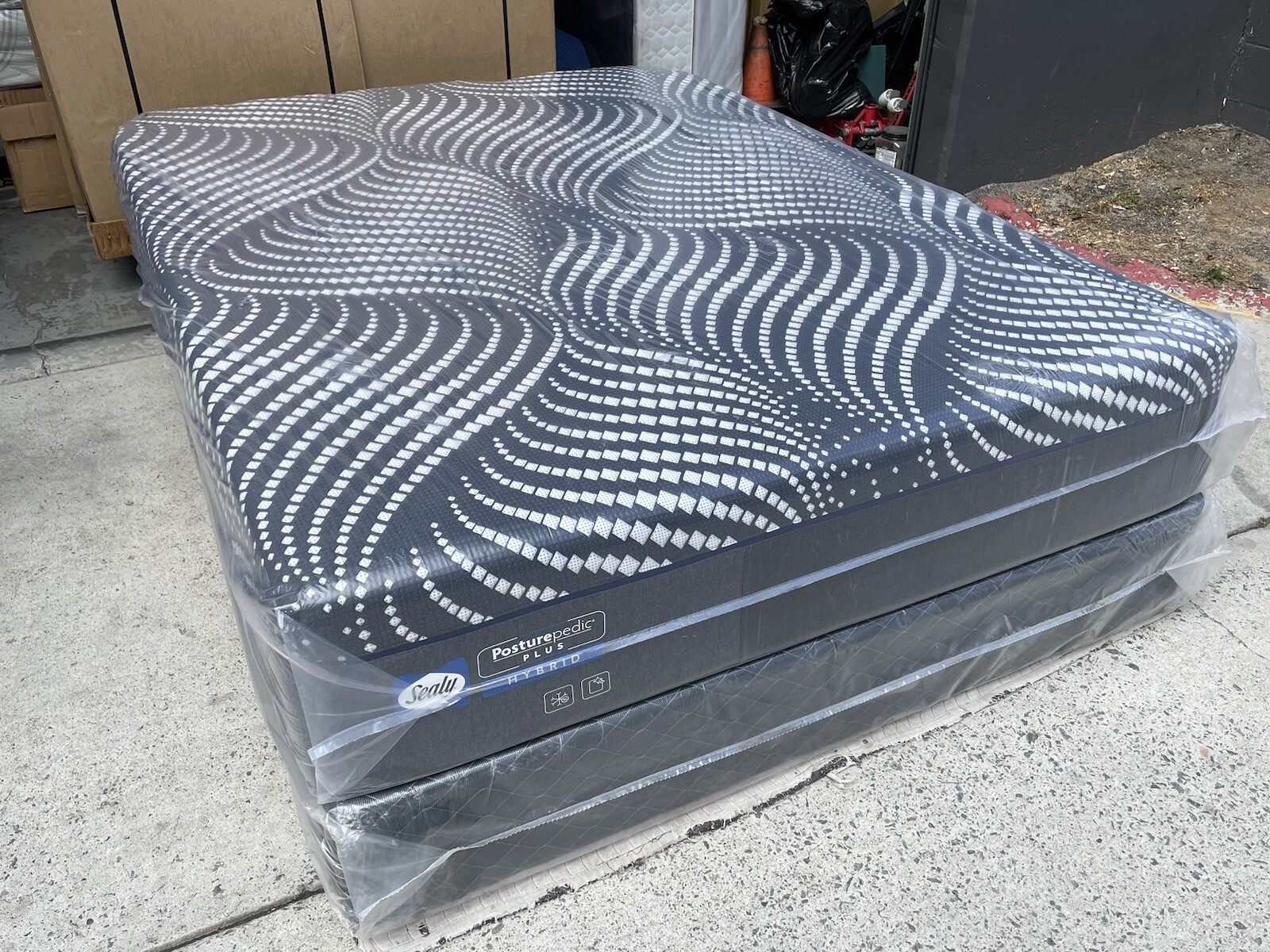 Brand New 12”+ 14" Sealy Posturepedic Plus Hybrid Plush + Firm Queen