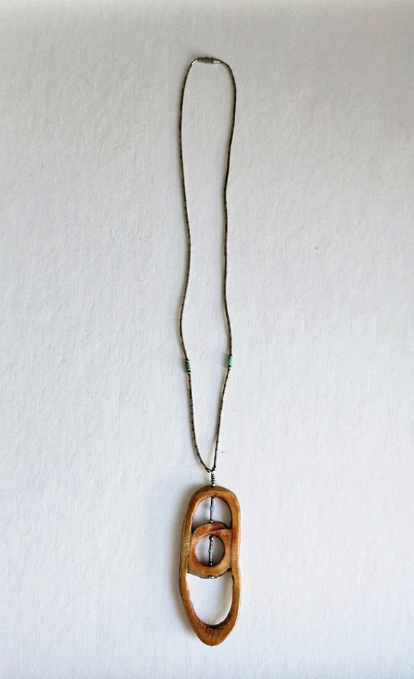 Collar colgante vintage de madera tallada a mano estilo artesanal popular boho Foto 2 de 4