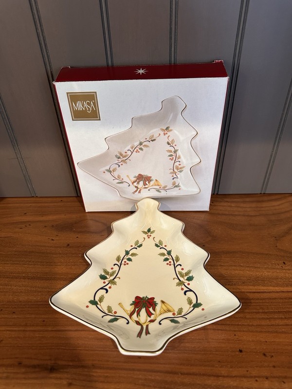 Mikasa Holiday Elegance Tree Candy Dish 8 Inches Porcelain Christmas Holiday NIB