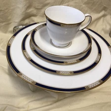 Elegant 5 Piece Place Setting LENOX Royal Treasure Blue Gold NOS Floor Sample