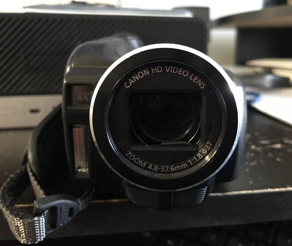 Canon Vixia HG20 Camcorder 60GB With Everything Including the Box - Image 3 of 4