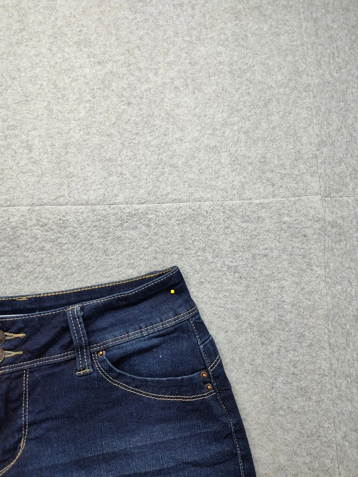 Pantalones Cortos YMI Para Mujer 5 27 Azul Denim Tiro Bajo WannaBettaButt Elastizados Informales Foto 3 de 4