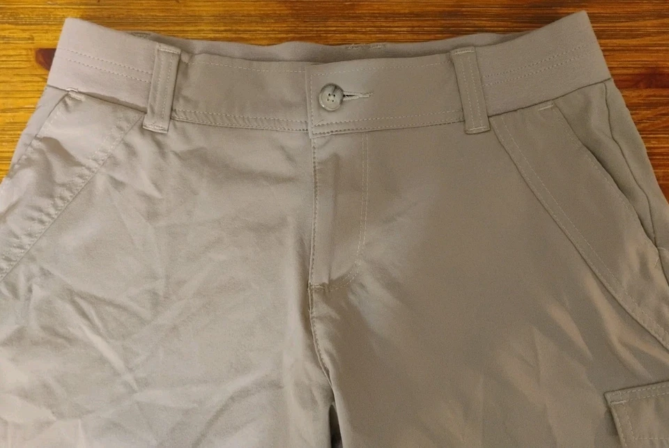 Pantalones Cortos Para Mujer Riders by Lee On The Go Caqui Carga Talla 10M Cómodos Informales  Foto 2 de 4