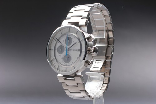 ISSEY MIYAKE VK67-0010 White Chronograph Quartz Men's Watch Box & Papers - Picture 5 of 11
