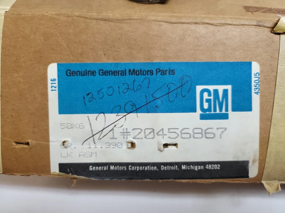 Новый оригинальный производитель шарнирный шарнир задней части сиденья 20456867 1974 - 1978 Chevrolet Corvette (SVM 134) - Изображение 2 из 4