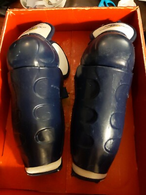 Easton Synergy Ice Hockey 9'' Shin Guards Youth Junior kids used