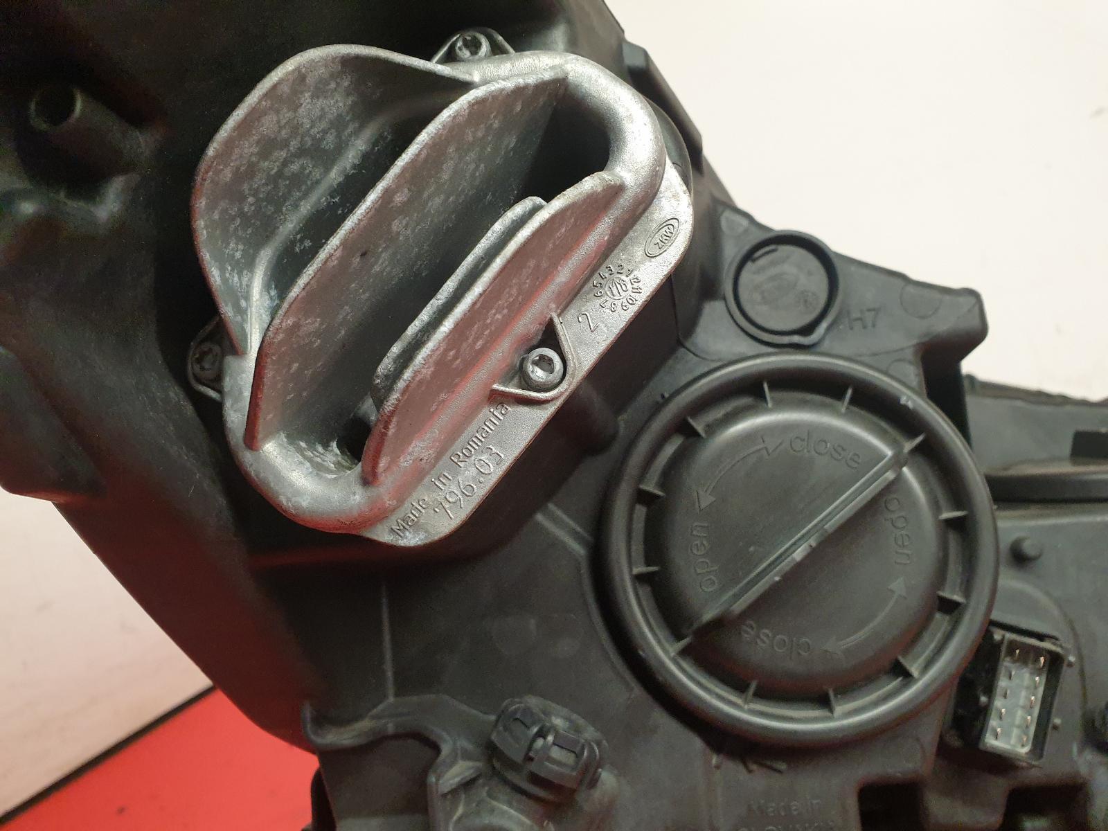 VAUXHALL ASTRA K HEADLIGHT NEARSIDE PASSENGER LH HEADLAMP 2016 39047200