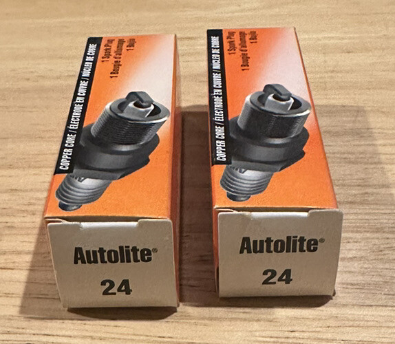 Spark Plug Autolite 24 Fits Ford F-150 1996-1984, Ford F-250 1996-1984, Ford