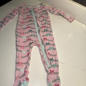 ruffle butts 6-12 months footed zip up pajamas