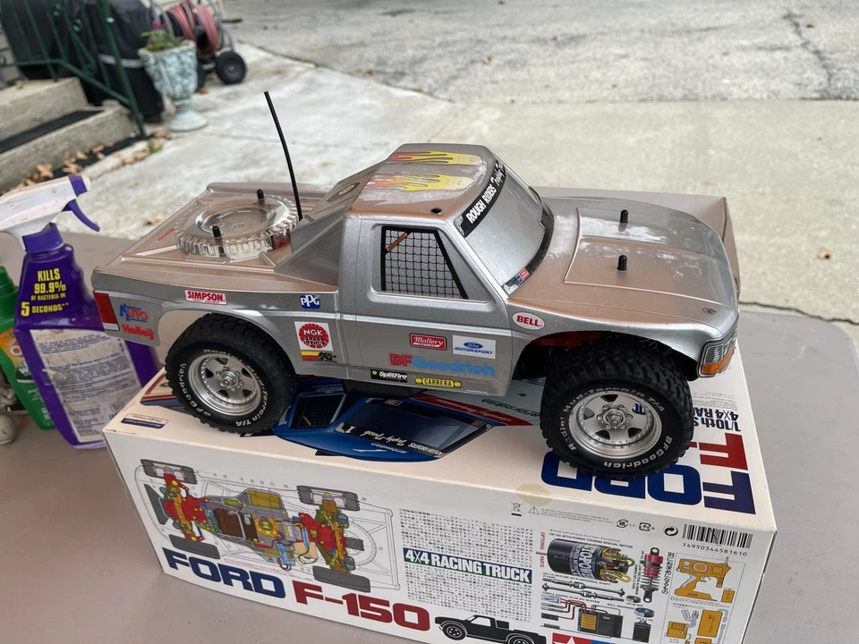 Vintage Tamiya Ford F150 1/10 Scale RC 4x4 Racing Truck 58161 TA02 Chassis Used - Image 4 of 4
