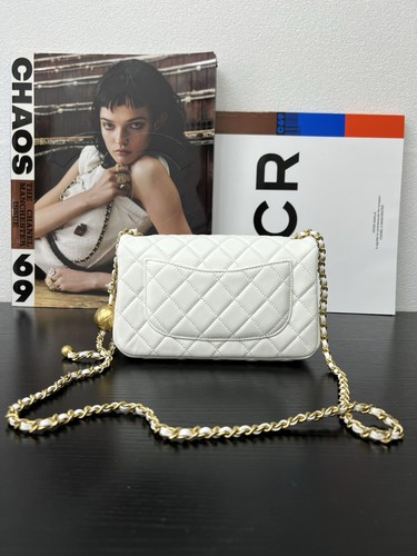 Authentic pre-owned chanel timeless/classique patent leather crossbody bag - Picture 2 of 6