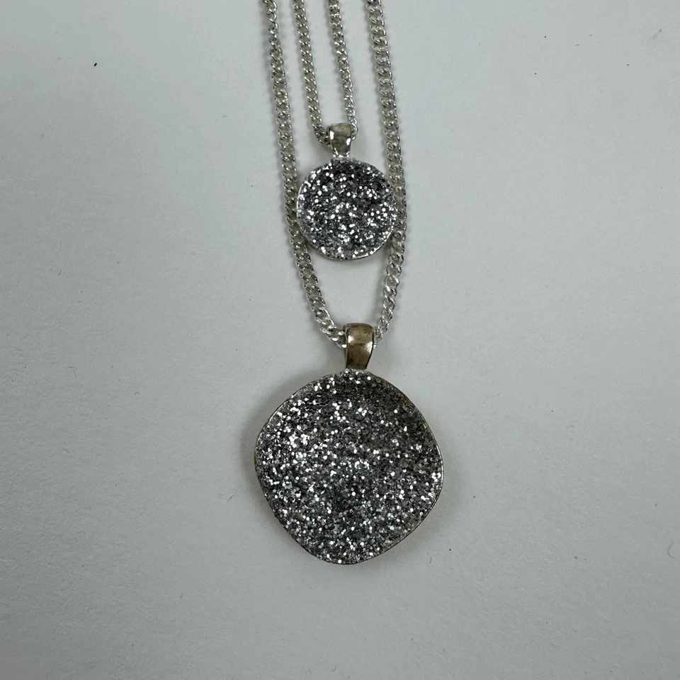 Collar cadena pental de cristal Kenneth Cole doble capa joyería plateada Foto 4 de 4