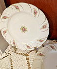 Cup And Saucer Set (4), w/3 Dessert Plates, Vintage, White, Flowers & Gold Trim — photo 3