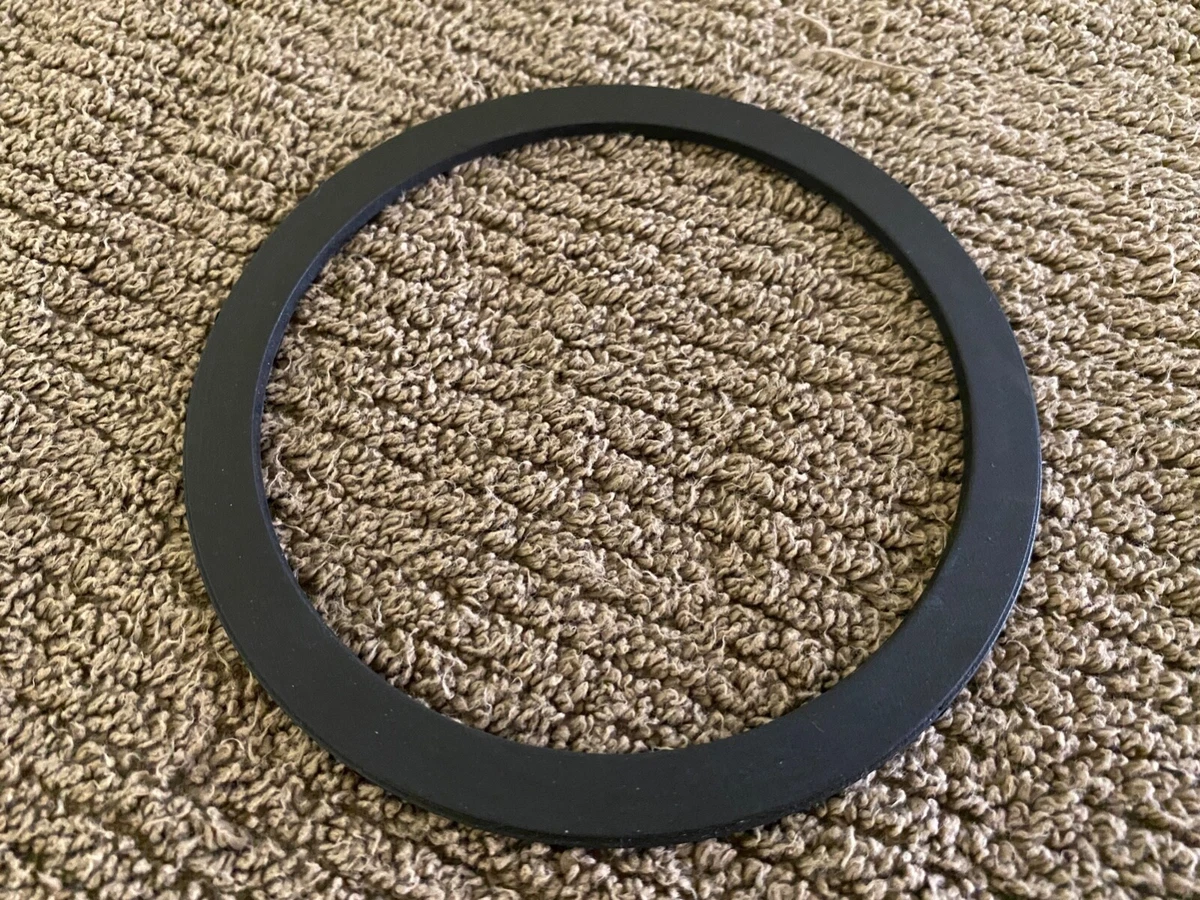 Bang and Olufsen Beolab 3 speaker black round plastic bezel