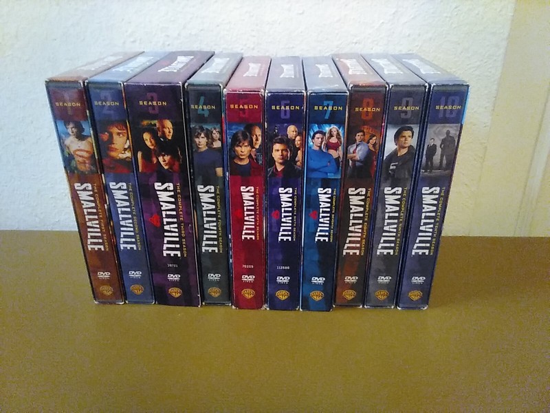 SMALLVILLE THE COMPLETE SERIES SEASONS 1-10 DVD SET One Owner ExcellentCondition