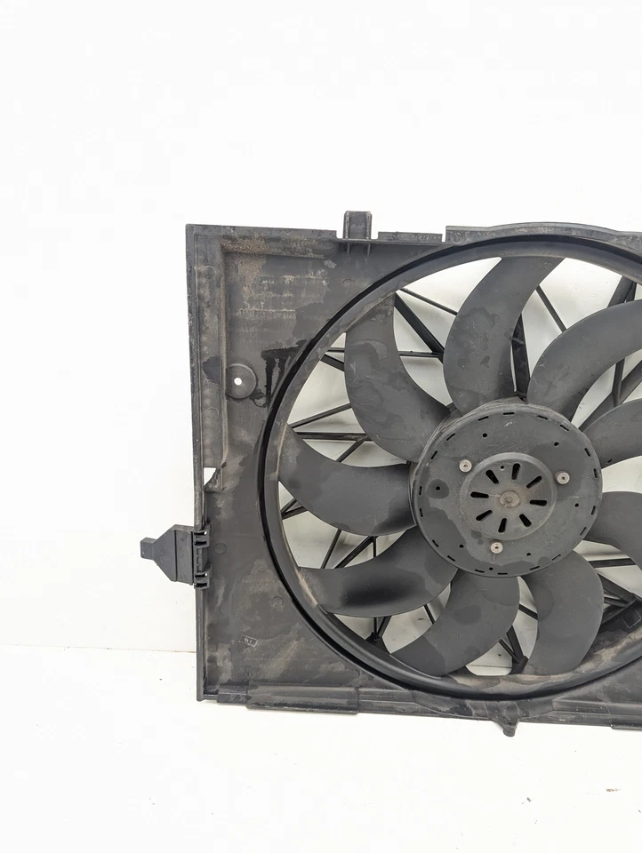 BMW 750I 2006-2008 OEM motor de refrigeración ventilador aspa con montaje de cubierta Foto 4 de 4