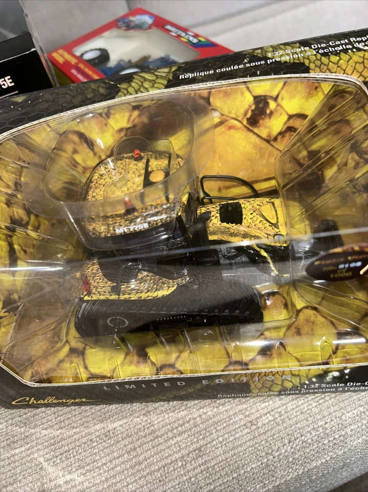 USK 10603 CAT CHALLENGER Agco Python Tractor MT775E Diecast New Mint RARE 1.32 - Image 3 of 4