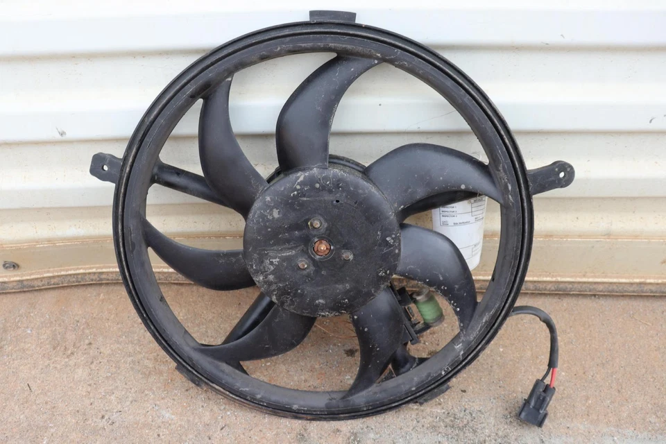 Mini Cooper Countryman 2011-2016 tracción delantera 1,6 L radiador ventilador de refrigeración cubierta del motor OEM Foto 2 de 3