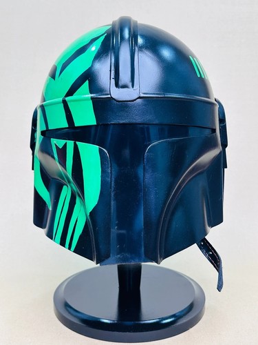 Hasbro Star Wars The Black Series The Mandalorian Premium Metal Helmet - Picture 4 of 5
